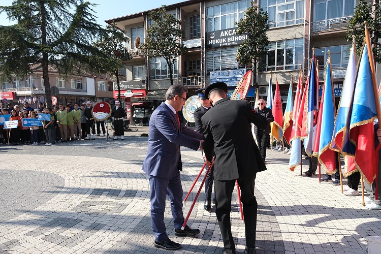 29 Ekim Cumhuriyet Bayramı Kutlamaları Kapsamında Atatürk Anıtına Çelenk Sunuldu 